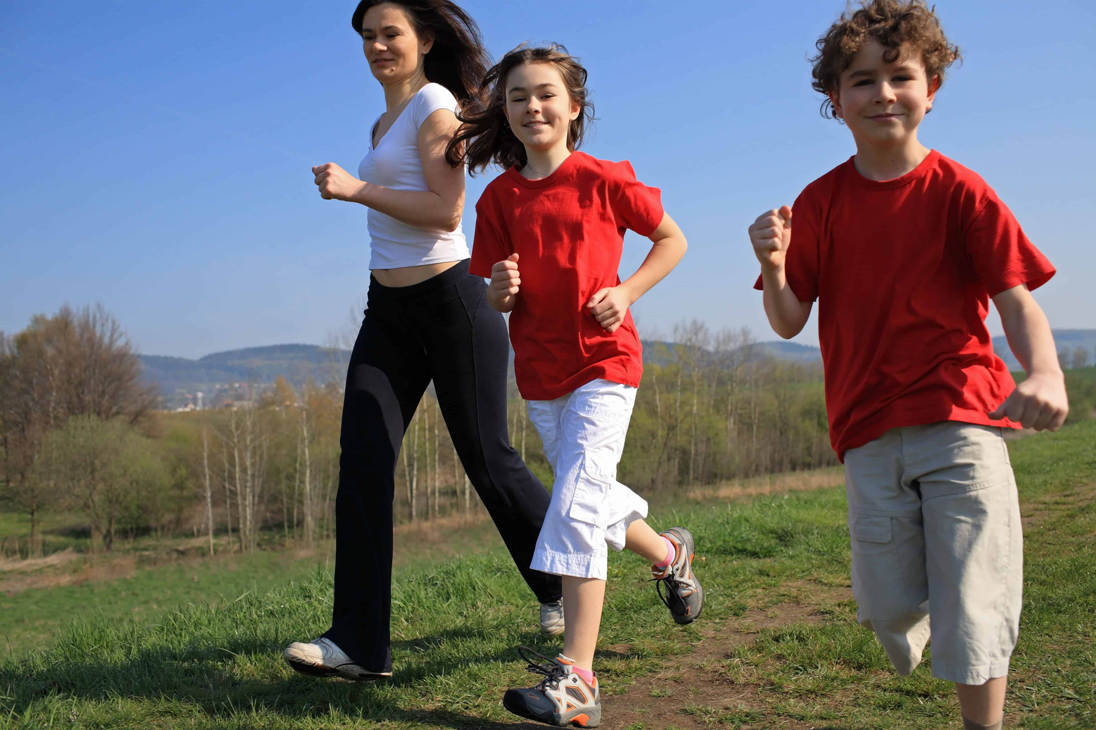 Активный подросток. Здоровый ребенок. Здоровый подросток. Двигательная активность детей. Здоровье детей и подростков.