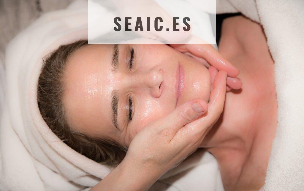 Masajes faciales: beneficios y técnicas 