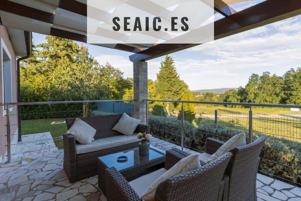 brown wicker chairs and table